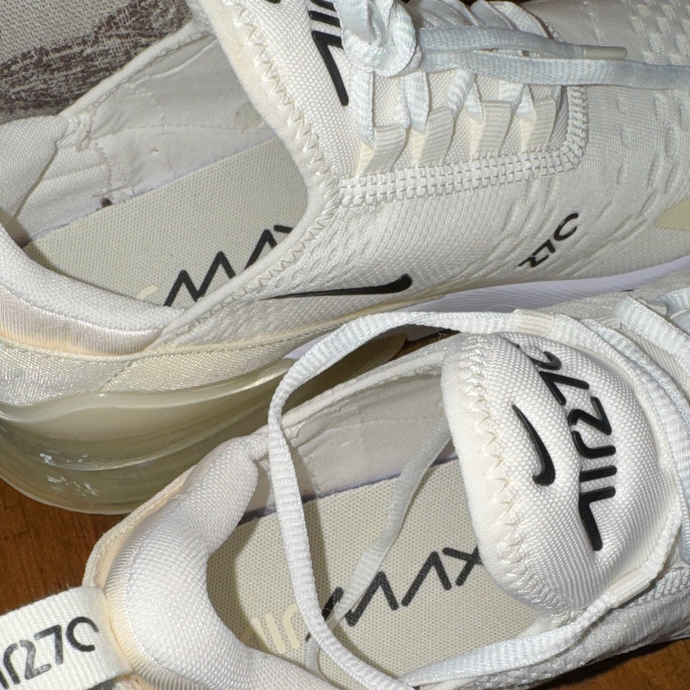 Nike Air Max 270 Beige and Black Sneakers ladies 10 - Picture 4 of 11